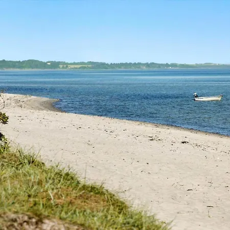 8881-glesborg-benzonstien-27 * Fjellerup Strand